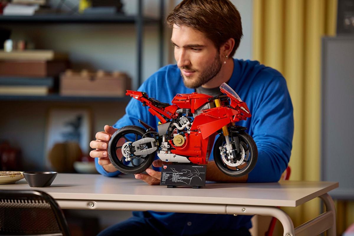 Tu Ducati Panigale V4 S LEGO por 200 euros