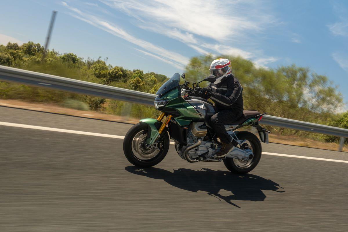Moto Guzzi V100 Mandello