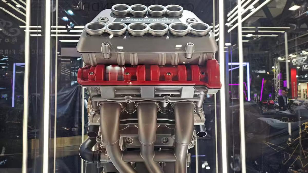 Bomba MV Agusta: motor de 5 cilindros VR5 con hasta 240 CV