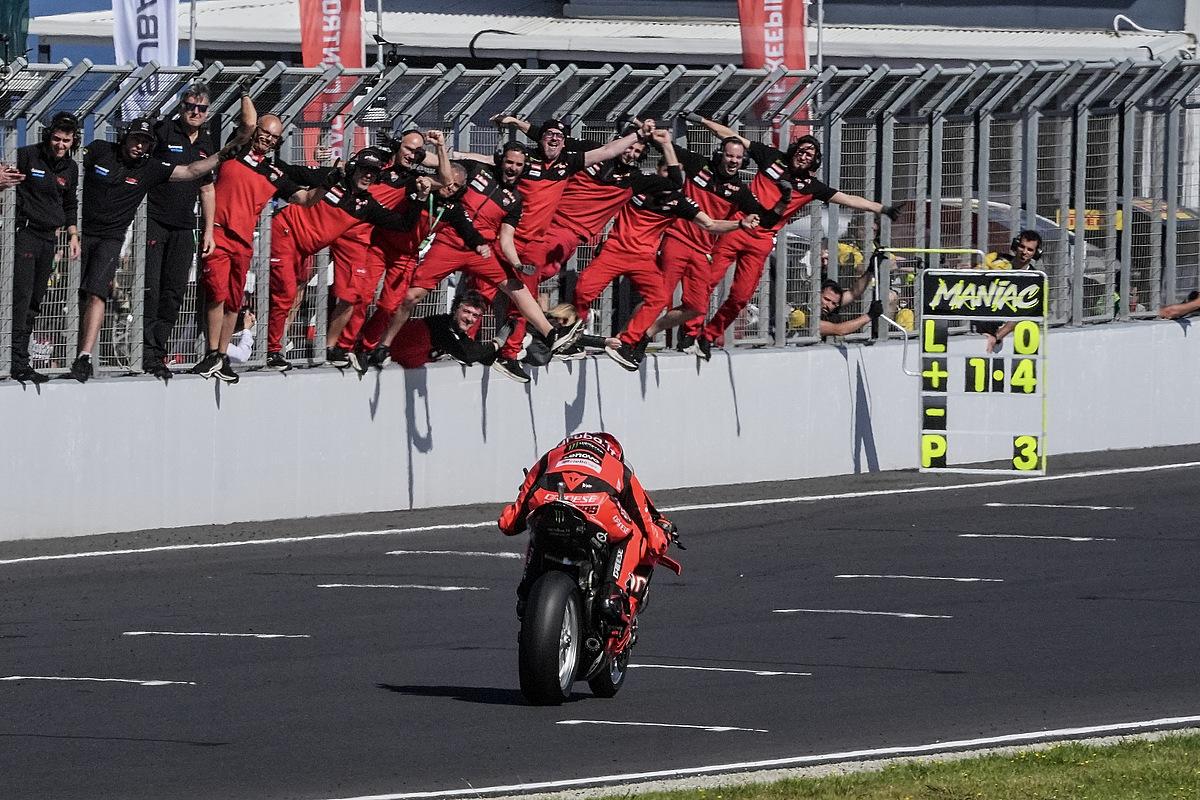 Arrancó SBK 2025 en Australia: Triplete de Bulega, Ducati domina