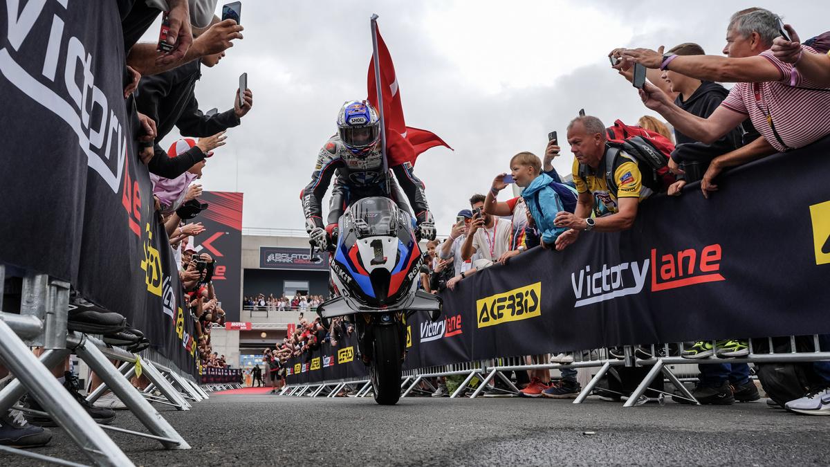 Mundial de SBK Balaton Park: Toprak, triplete y más liderato