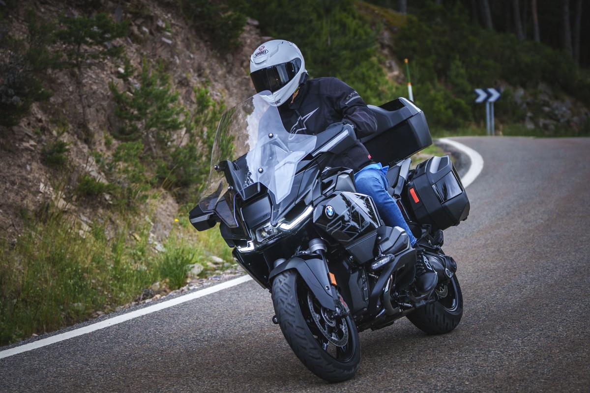 Prueba BMW R1300RT 2025: luces y sombras