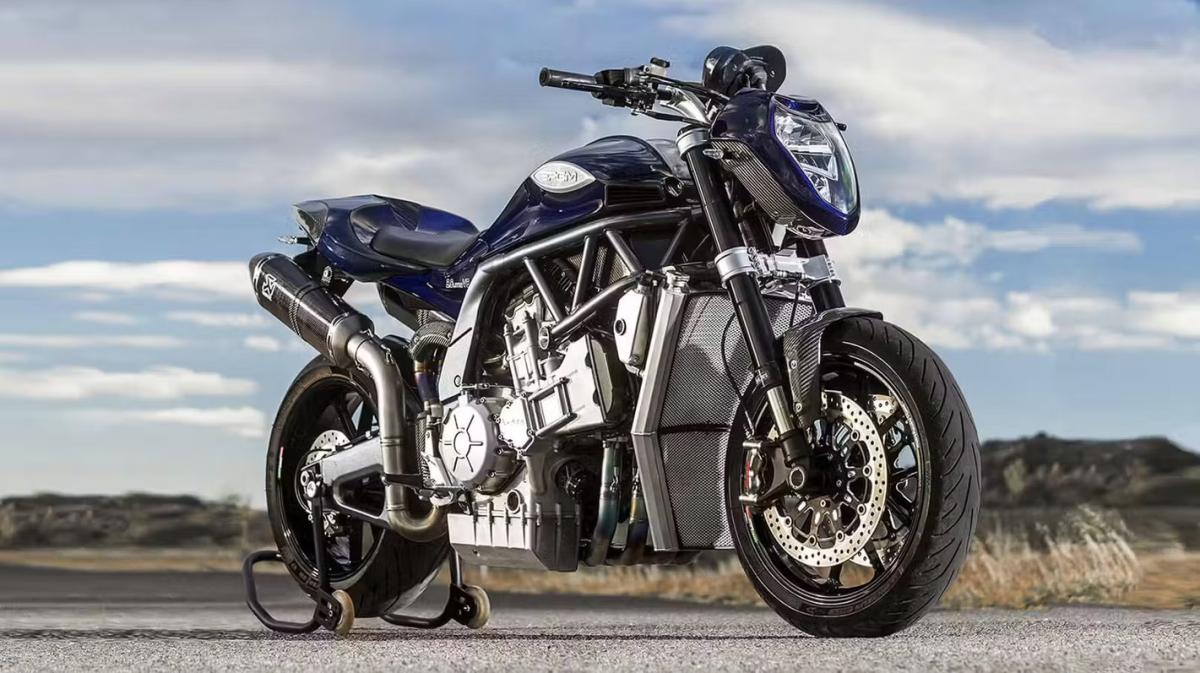 La moto de serie más potente: PGM V8, 2 motores R1 y 334 CV por 160 000 euros
