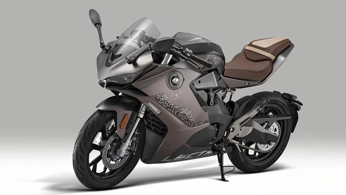 QJMotor OAO Pro: una 125 eléctrica de marchas por 3800 euros