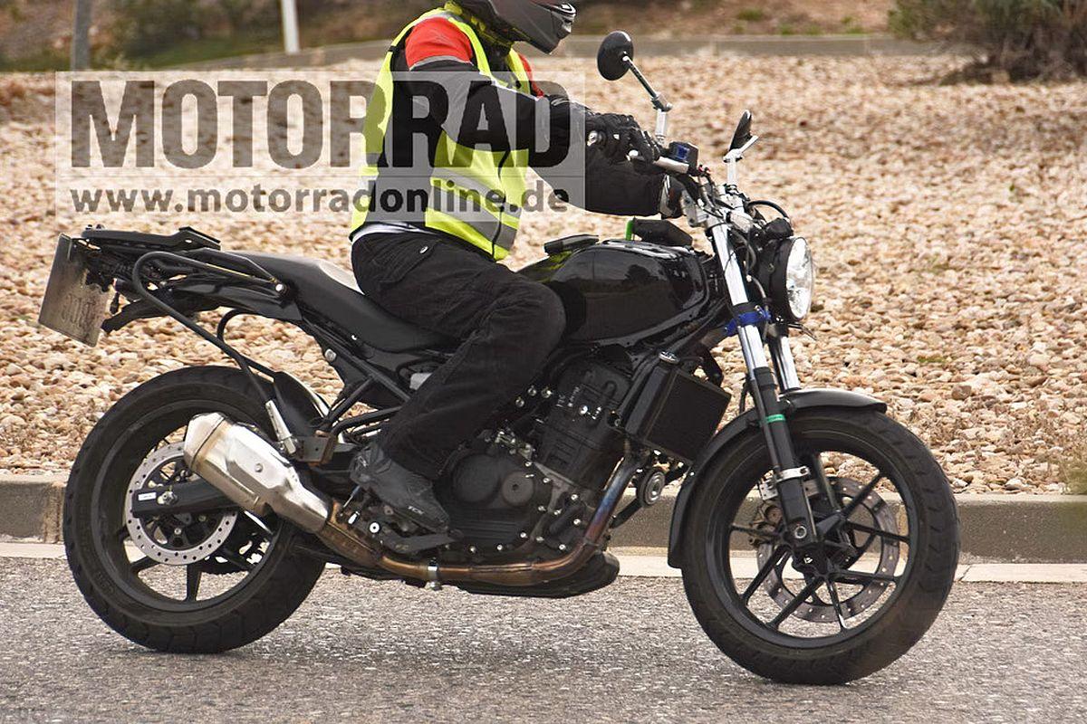 ¿Nueva Royal Enfield HNTR 450 refrigerada por líquido?