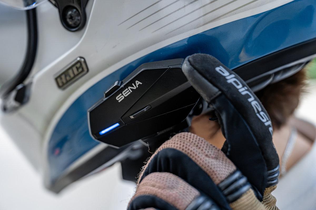SENA Apex y Apex Plus: intercomunicadores con batería intercambiable y 40 horas de autonomía