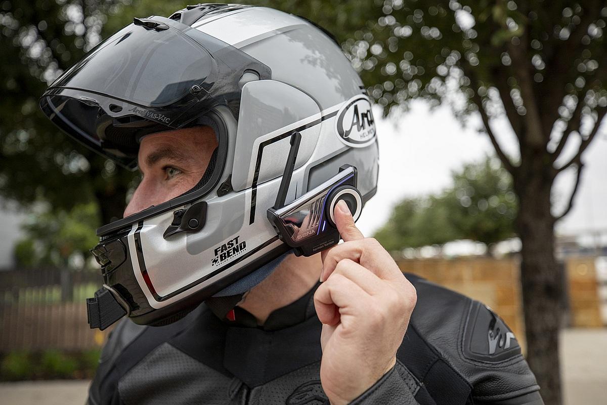 Sena: ¡nuevo intercomunicador y nuevo casco!