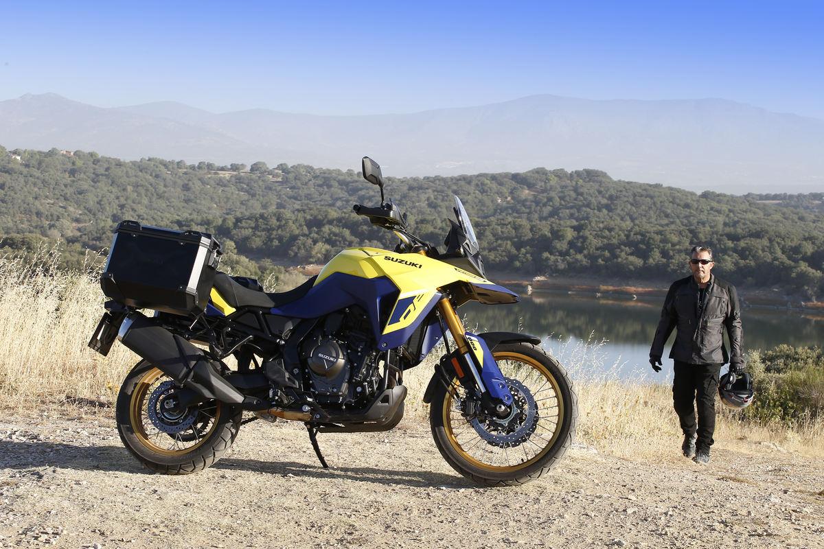 Suzuki V-Strom 800 DE: paralizadas por culpa de las ruedas
