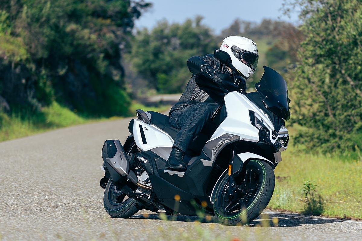SYM ADX 300: probamos el nuevo scooter trail para carnet A2