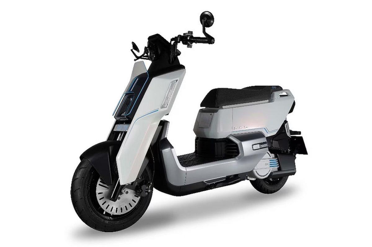 SYM PE 3: híbrido, 3 litros de gasolina y 300 km de autonomía