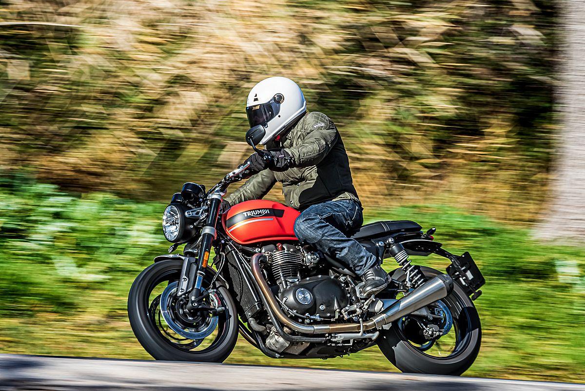 Prueba Triumph Speed Twin 1200: la neo-retro más deportiva