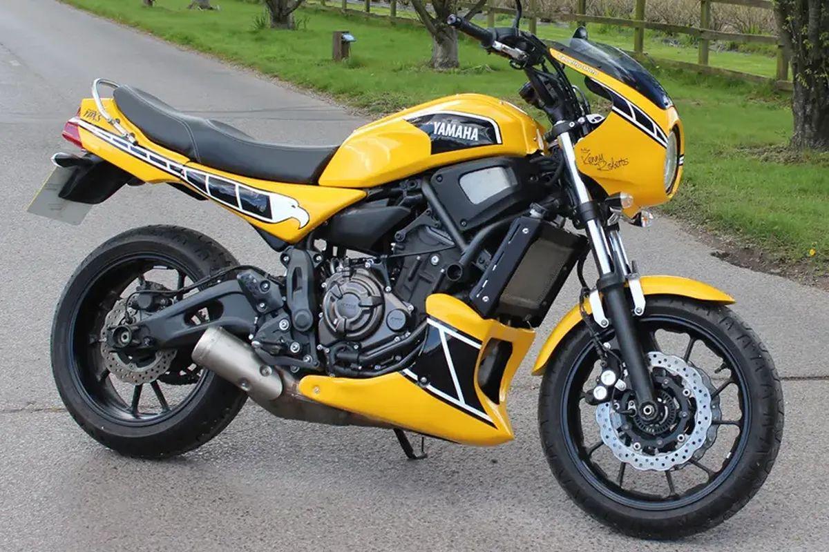 Convierte tu XSR700 en una Yamaha RD350 YPVS