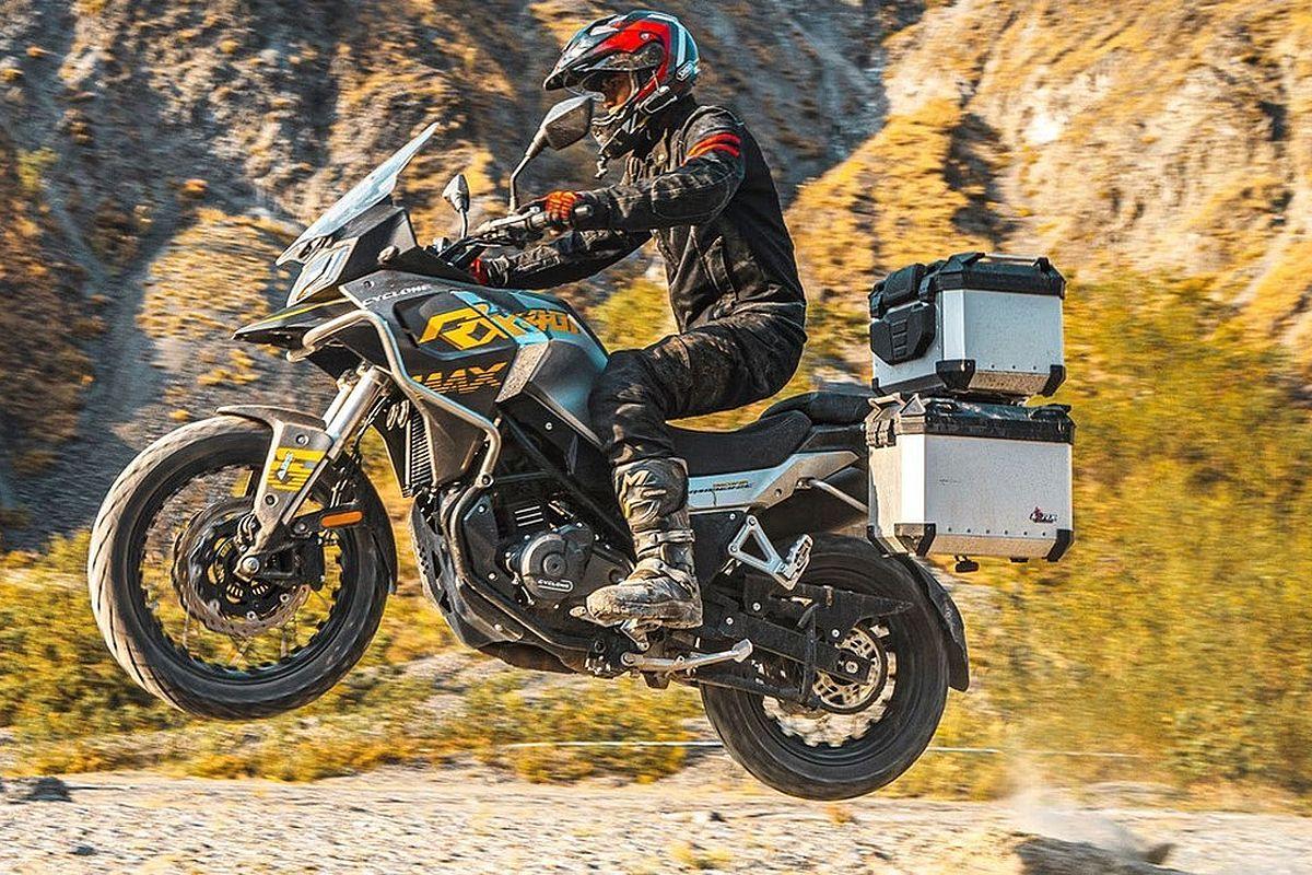 Cyclone RX401: trail bicilíndrica china de 45 CV por 4000 euros