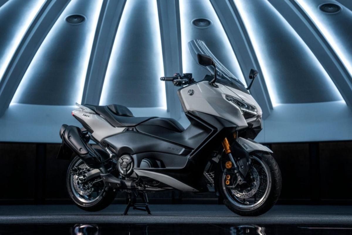Nuevos Yamaha TMAX y TMAX Tech 2025: ¿qué cambia?