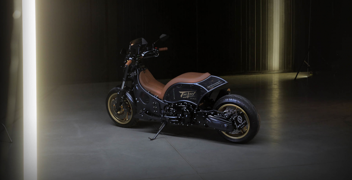 Cómo preparar un Yamaha TMAX que sea casi irreconocible