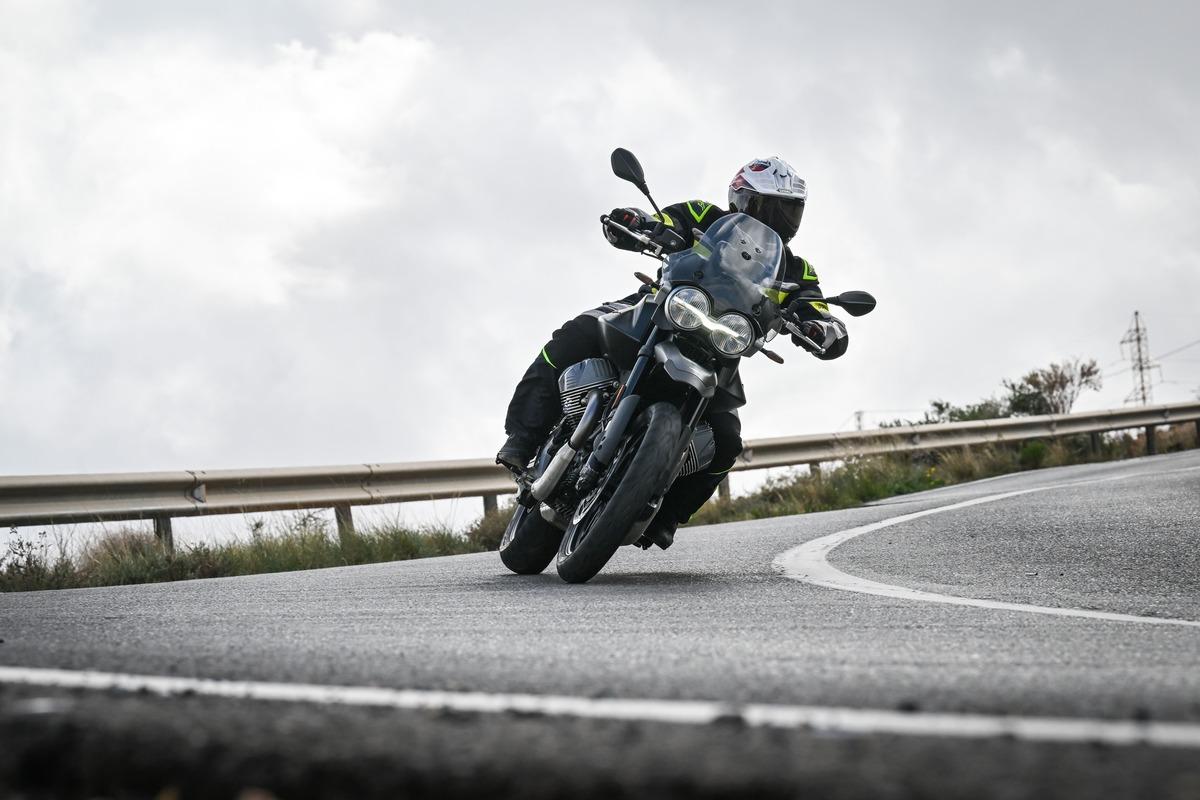 ¿Llevas la posición correcta de los mandos de tu moto?