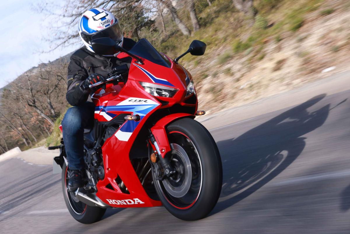 Honda CB650 R y CBR 650 R 2024 e-Clutch: ¡qué buen invento!