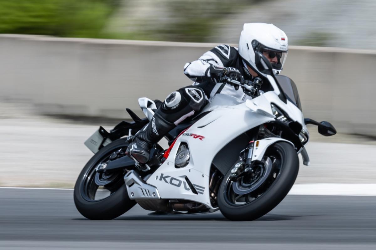KOVE 350 RR y 450 RR: deportivas de bolsillo ideales para cualquier edad
