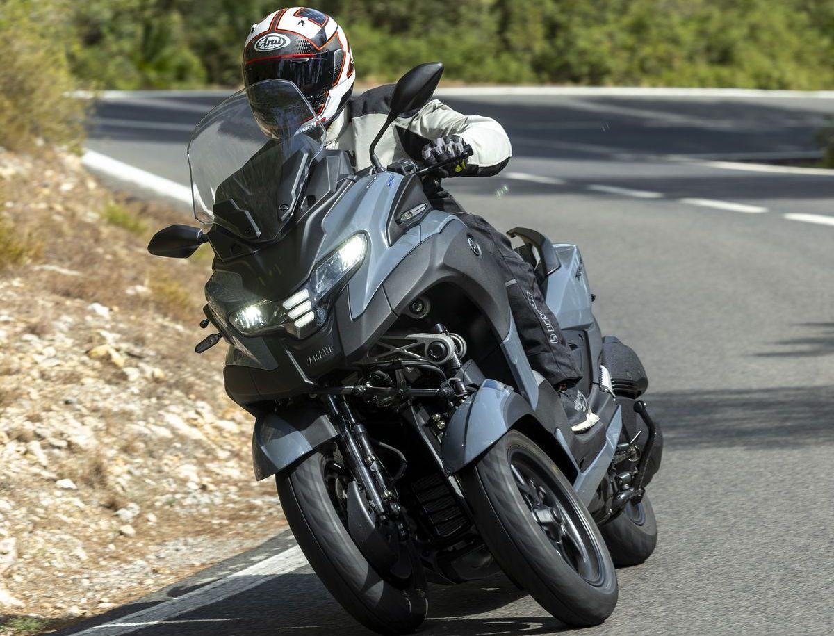 Probamos el Yamaha Tricity 300 2026... ¡con airbag!