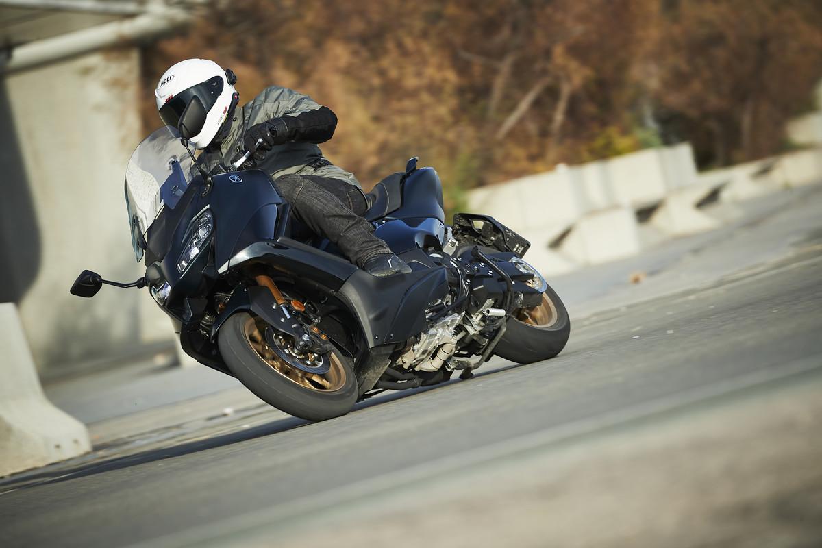 Prueba nuevo Yamaha TMAX 560 2022: más ágil y deportivo