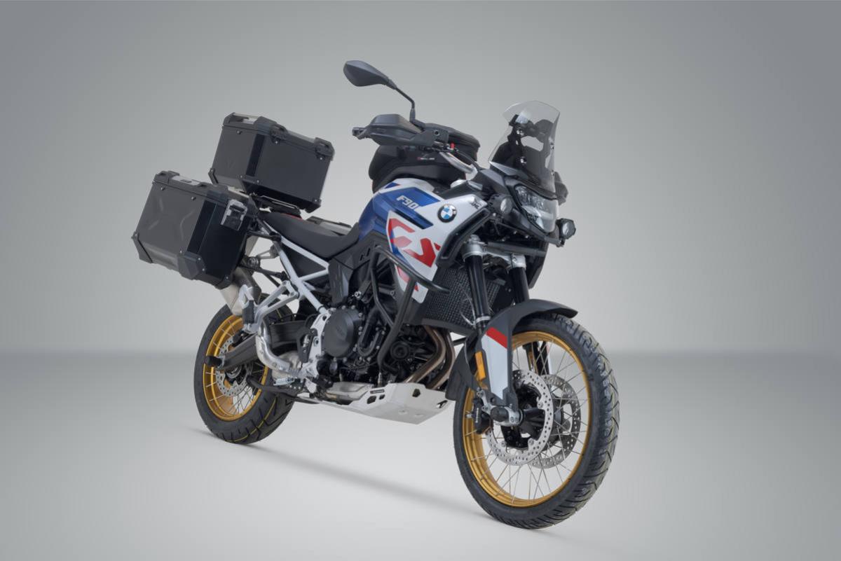 Mejora tu BMW F 900 GS con los accesorios de SW-MOTECH