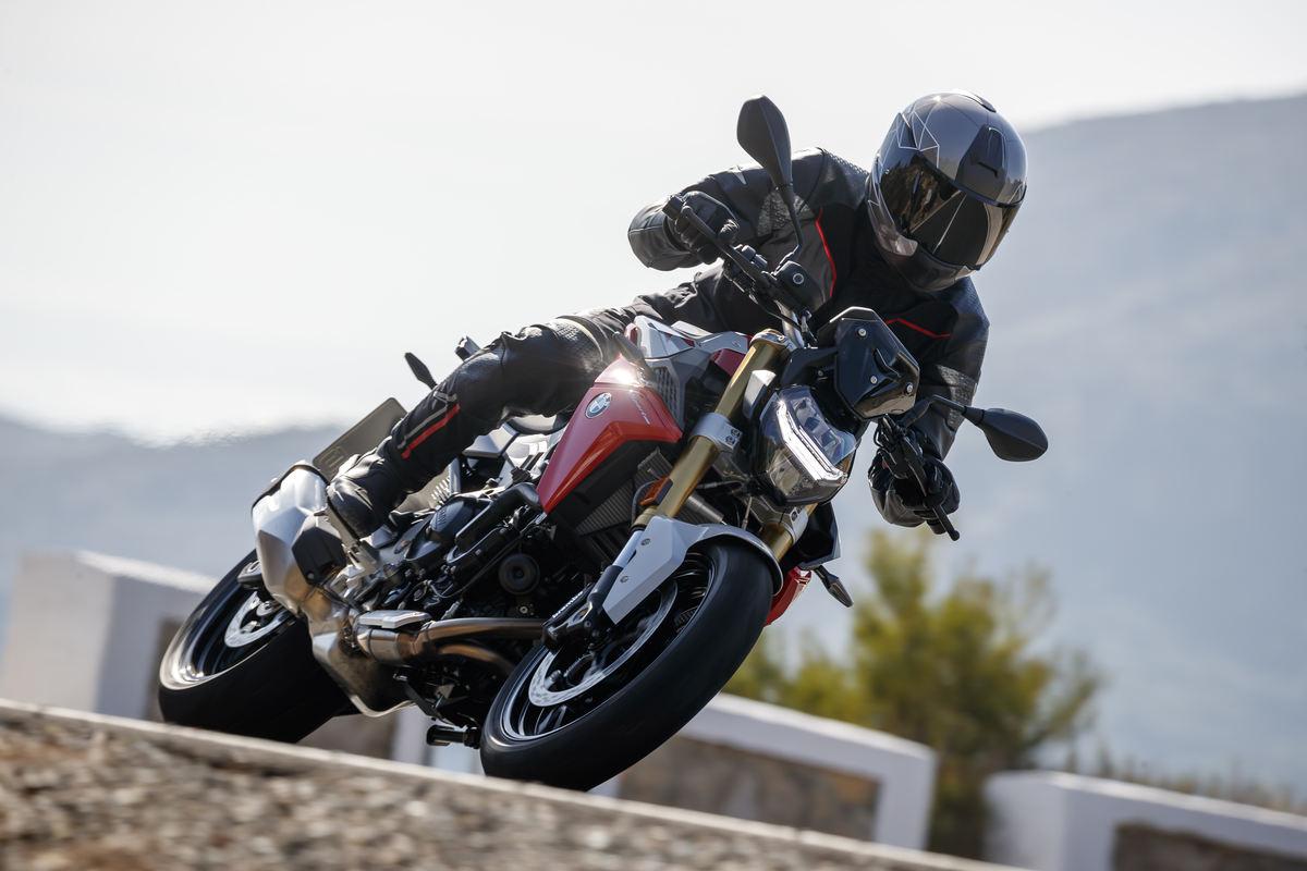 BMW F 900 R: 3 claves para elegirla ¡desde 140 euros al mes!