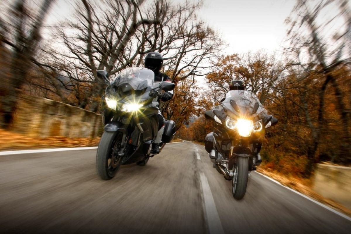 BMW R1200RT vs Yamaha FJR 1300