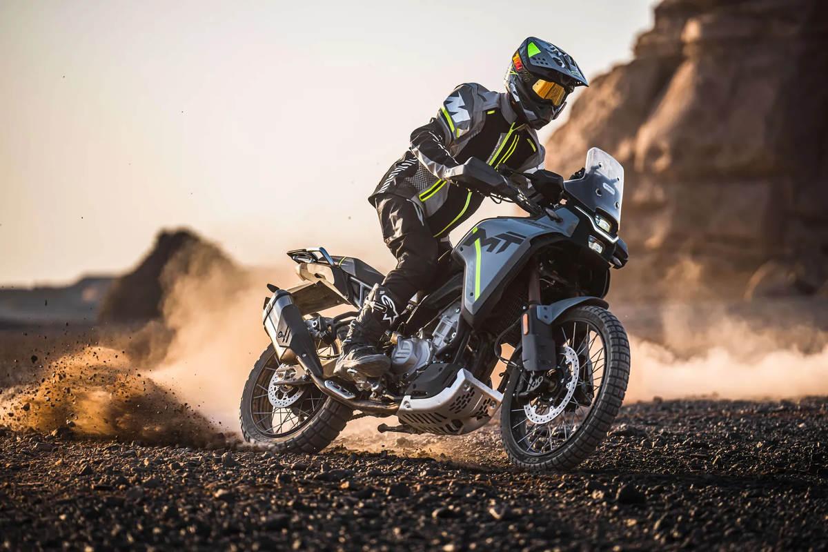 5 claves de la CFMOTO 450 MT: la trail campera del carnet A2
