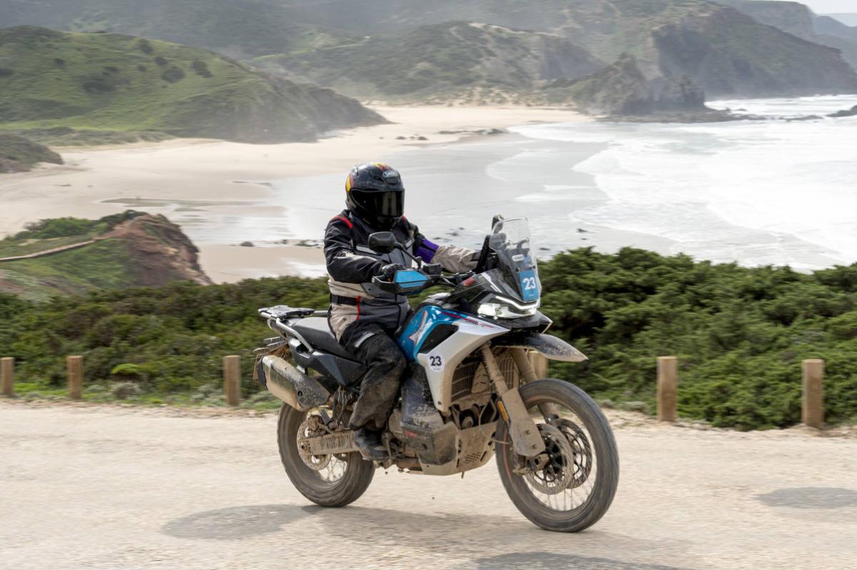CFMoto 2025: probamos las nuevas 800 MT-X y 675 NK/SR-R