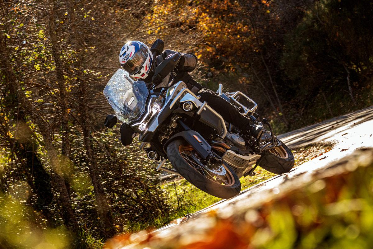 Prueba CFMoto 800MT Touring: la Adventure más rutera