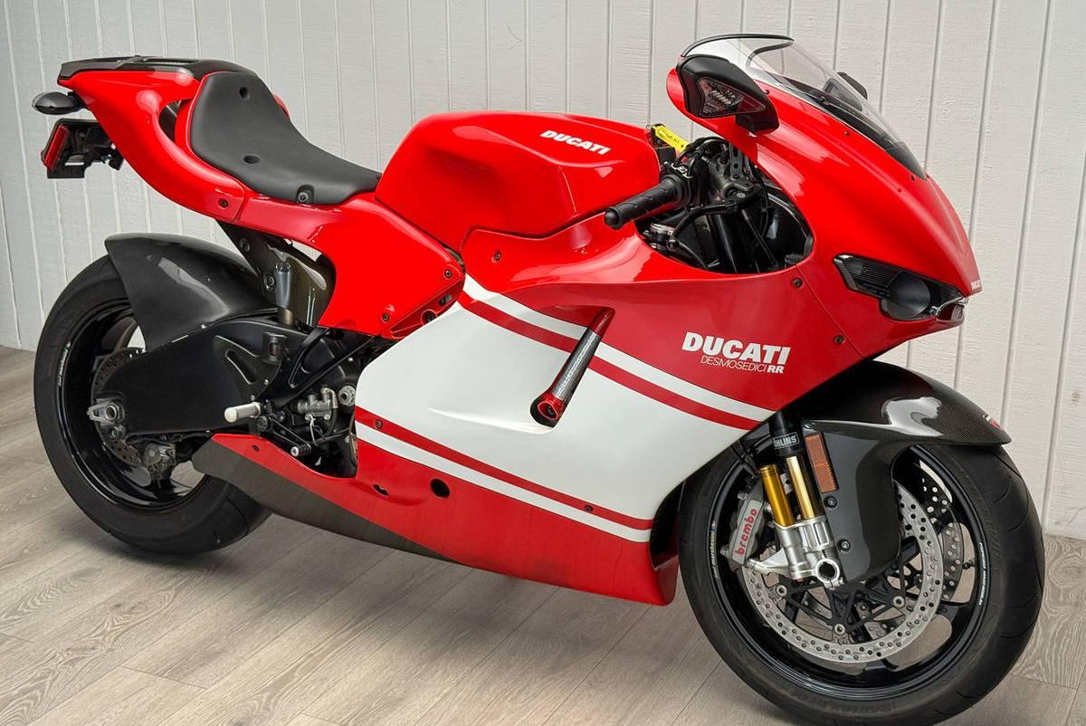 Moto de ensueño: Ducati Desmosedici 2008, la única MotoGP de calle... ¡barata!