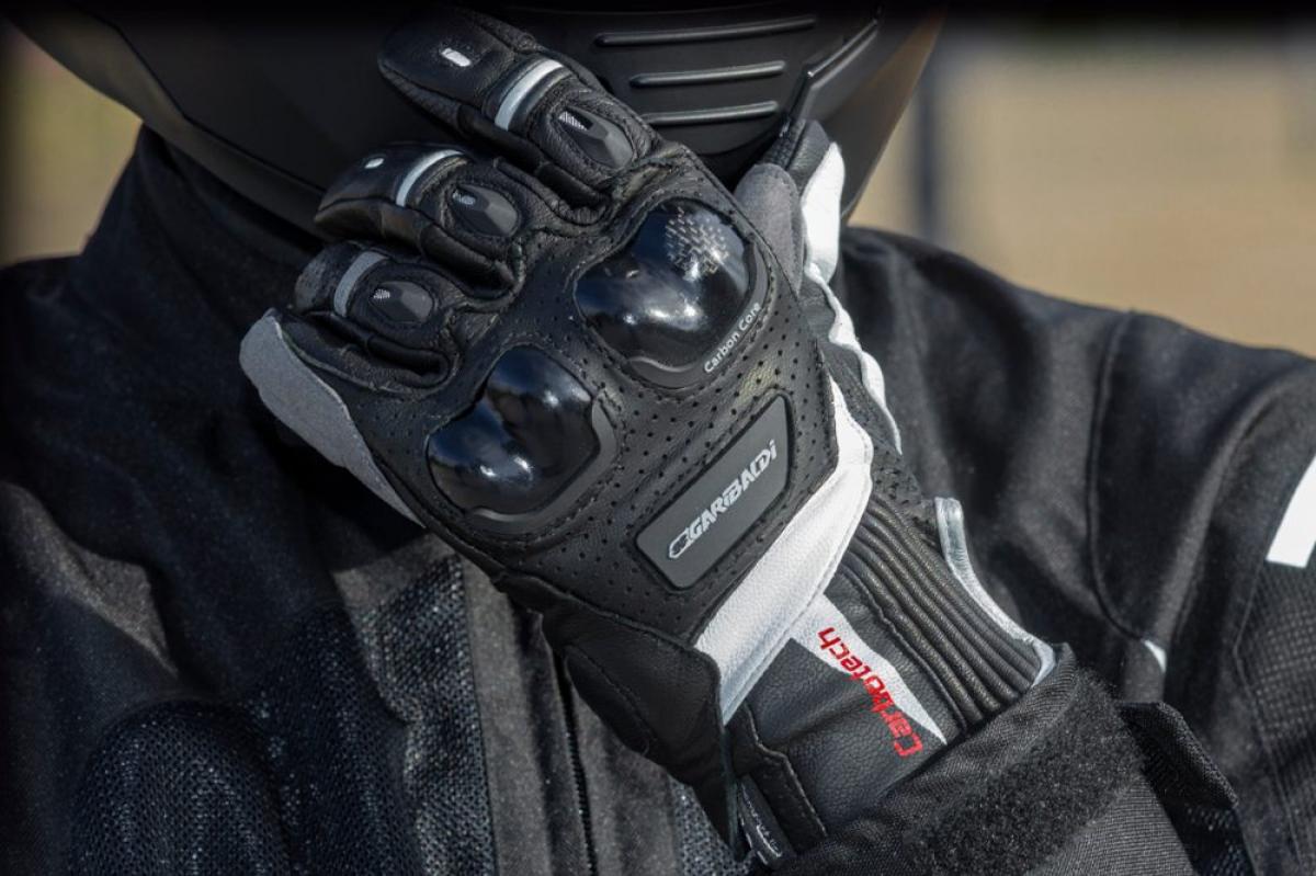 para elegir unos guantes de adecuados Moto1Pro