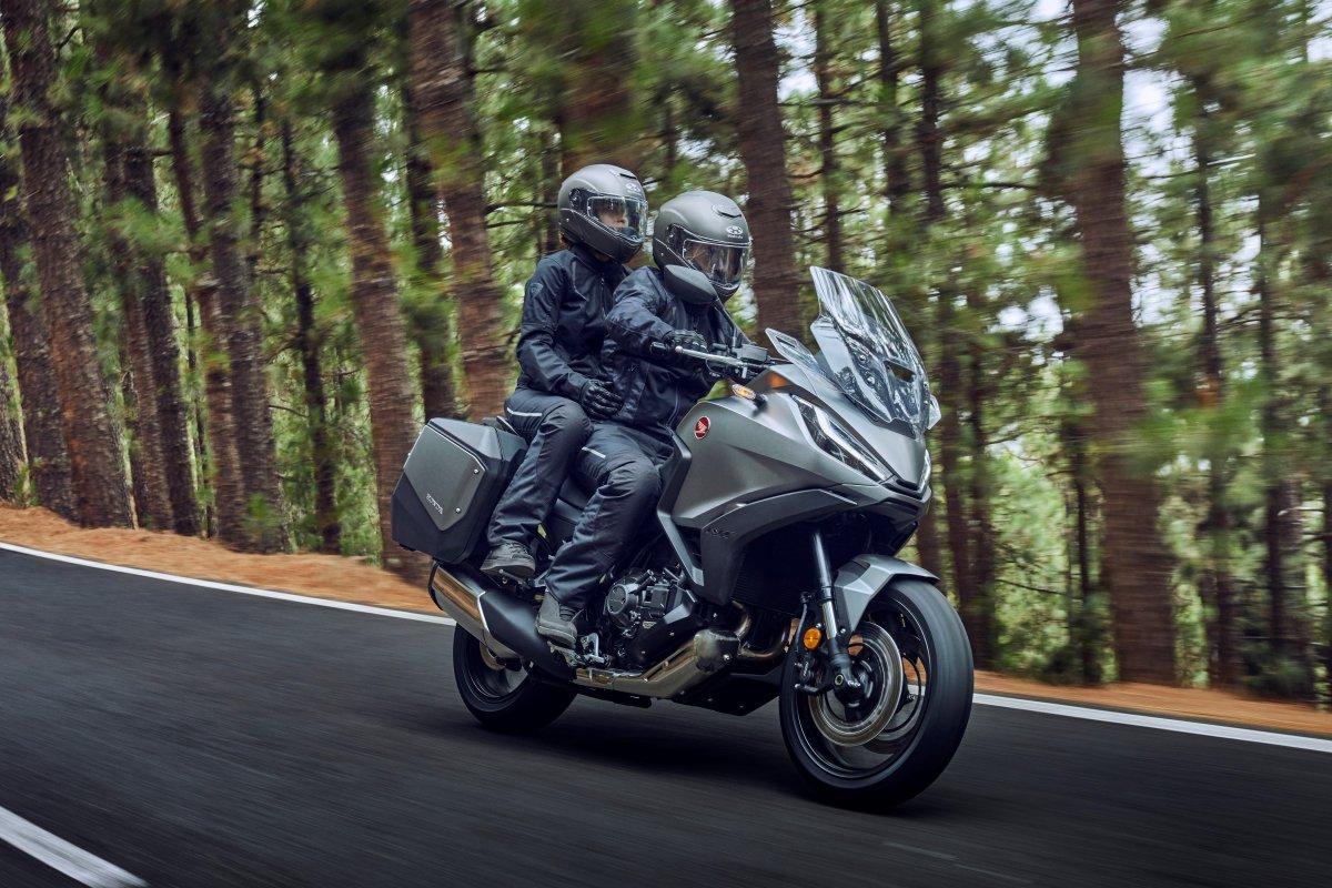 Honda NT1100 2022: la Africa Twin asfáltica y rutera
