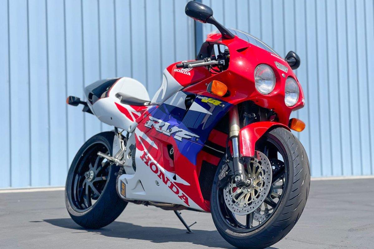 Moto de ensueño: Honda RVF 750 RC45 1996 ¡35.000 euros!