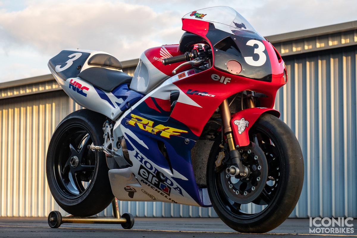 Moto de ensueño: Honda RC45 1995 de carreras (solo circuito)