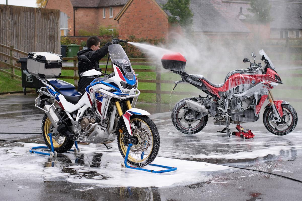 Cómo conseguir un acabado de exposición en tu moto