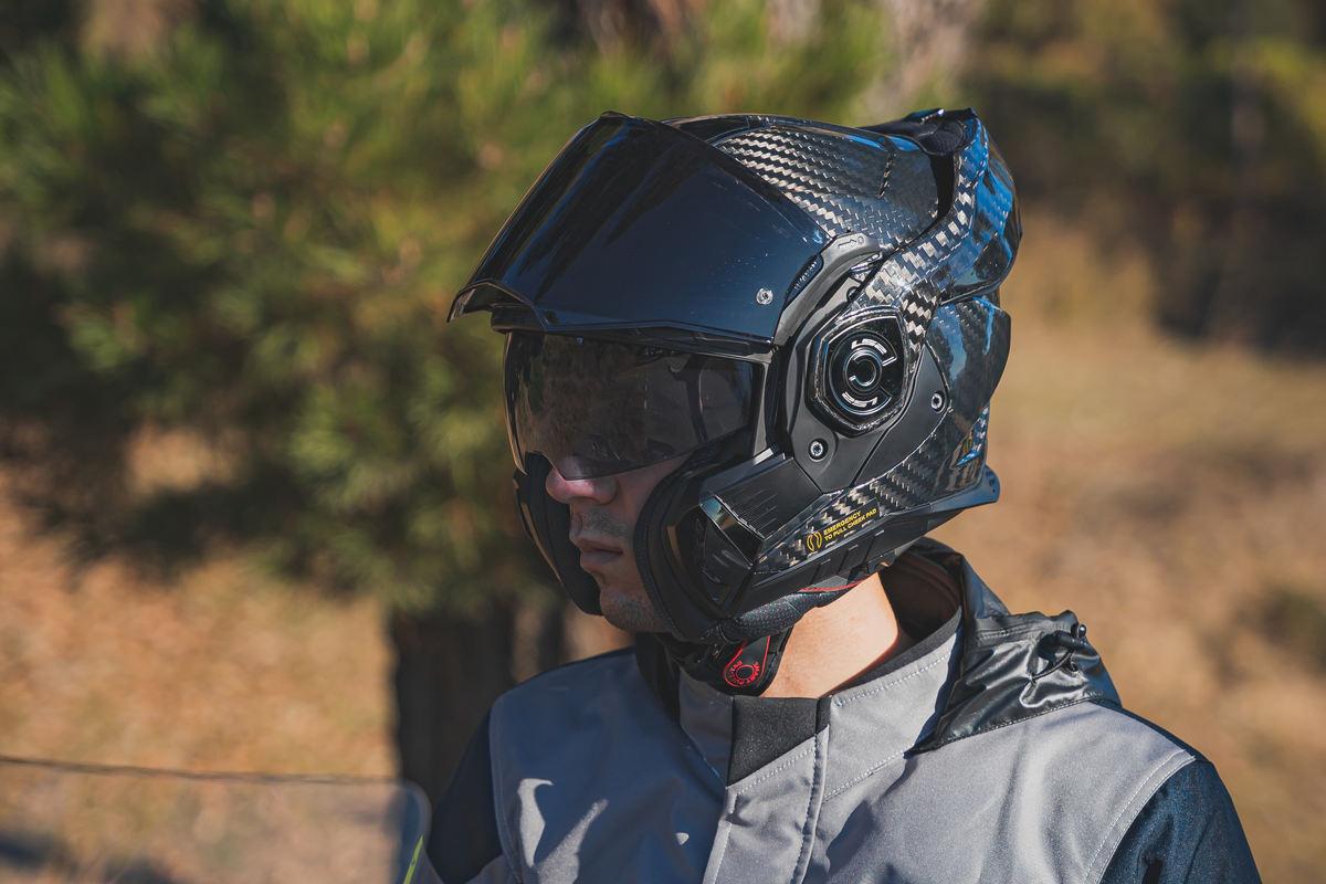 Las 5 claves del casco modular LS2 Advant X Carbon