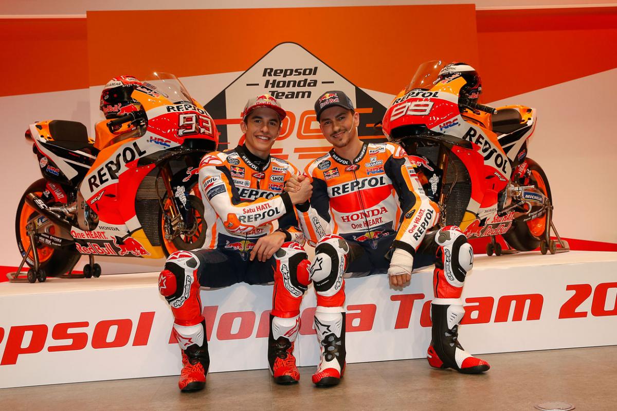 Marc Márquez y Jorge Lorenzo durante la presentación del equipo Honda Repsol MotoGP