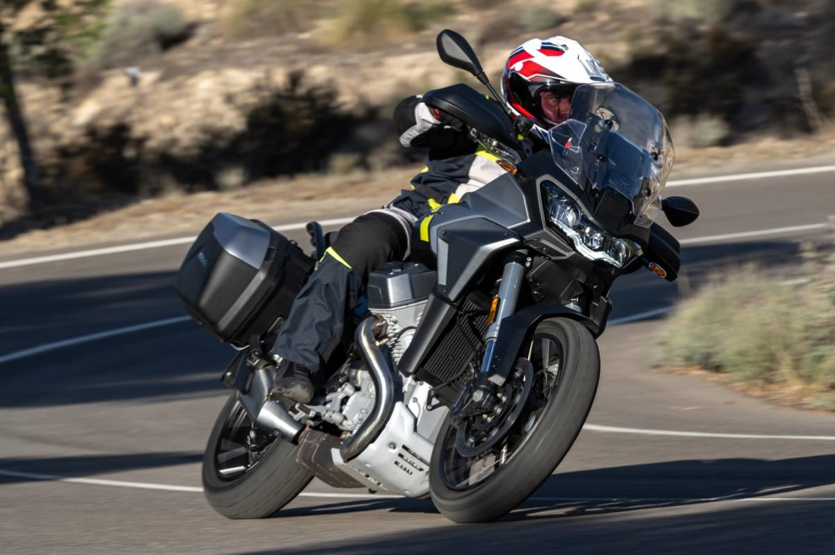 Prueba Moto Guzzi Stelvio 2024: Renacimiento