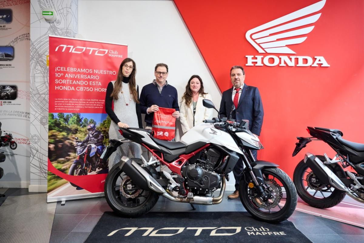 entrega Honda cb750 Hornet