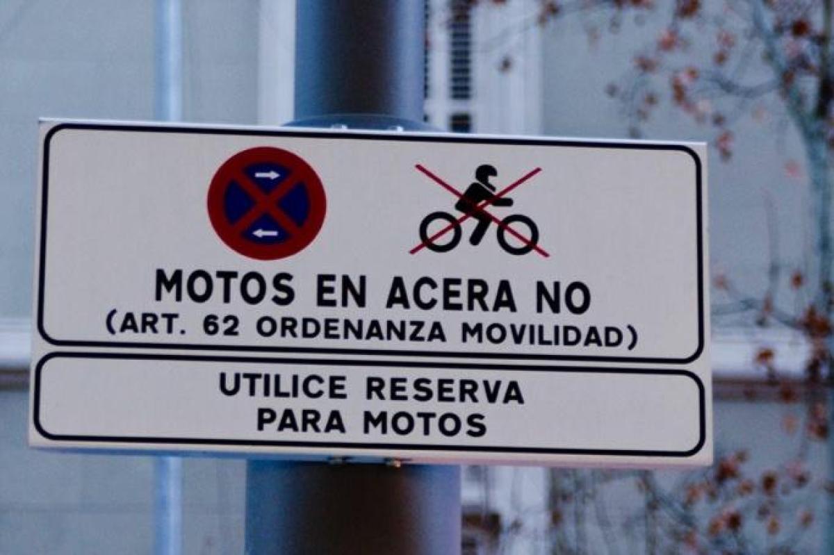 Aparcar la moto en ciudad: lo que debes saber para evitar multas