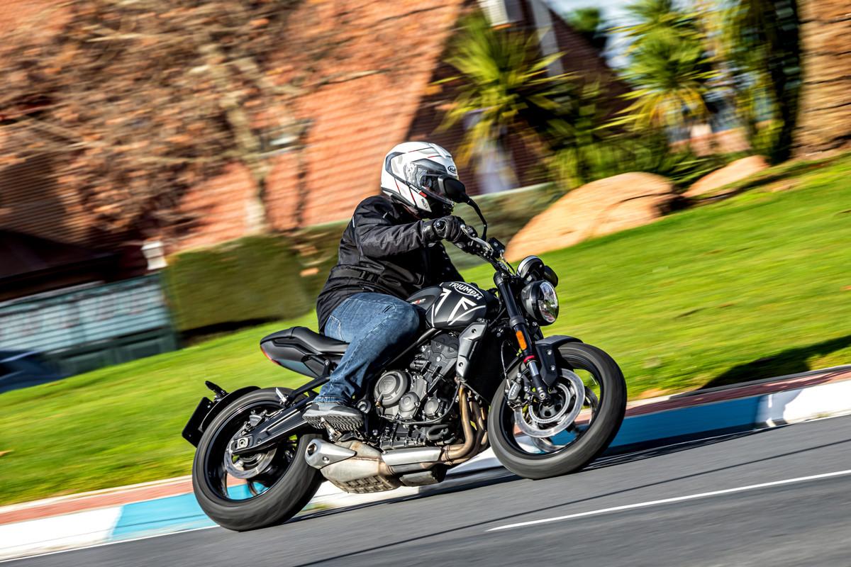 Prueba Triumph Trident 660: primera moto refinada y con estilo
