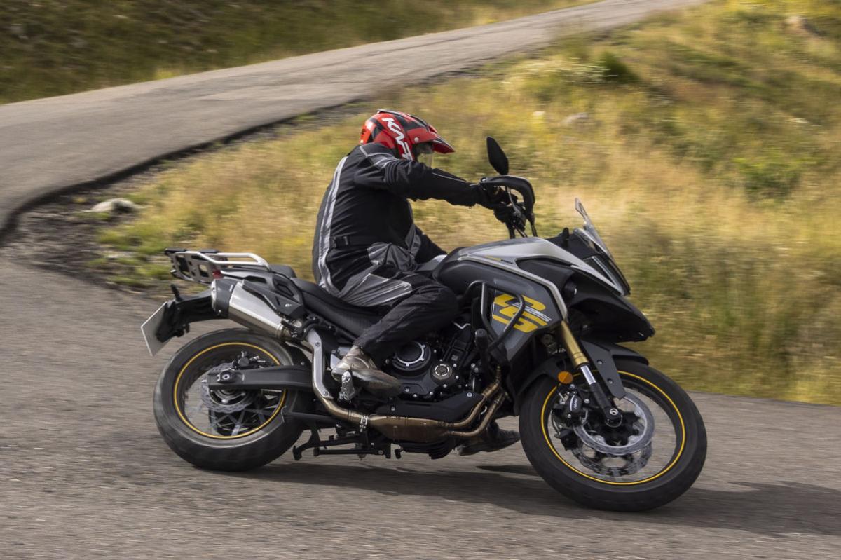 Prueba Voge 525 DSX: la aventurera polivalente para carnet A2