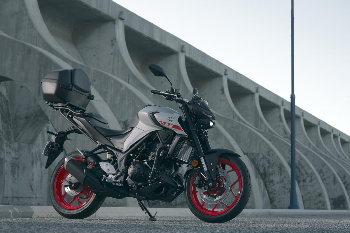 Yamaha MT 03 con Pack Sport