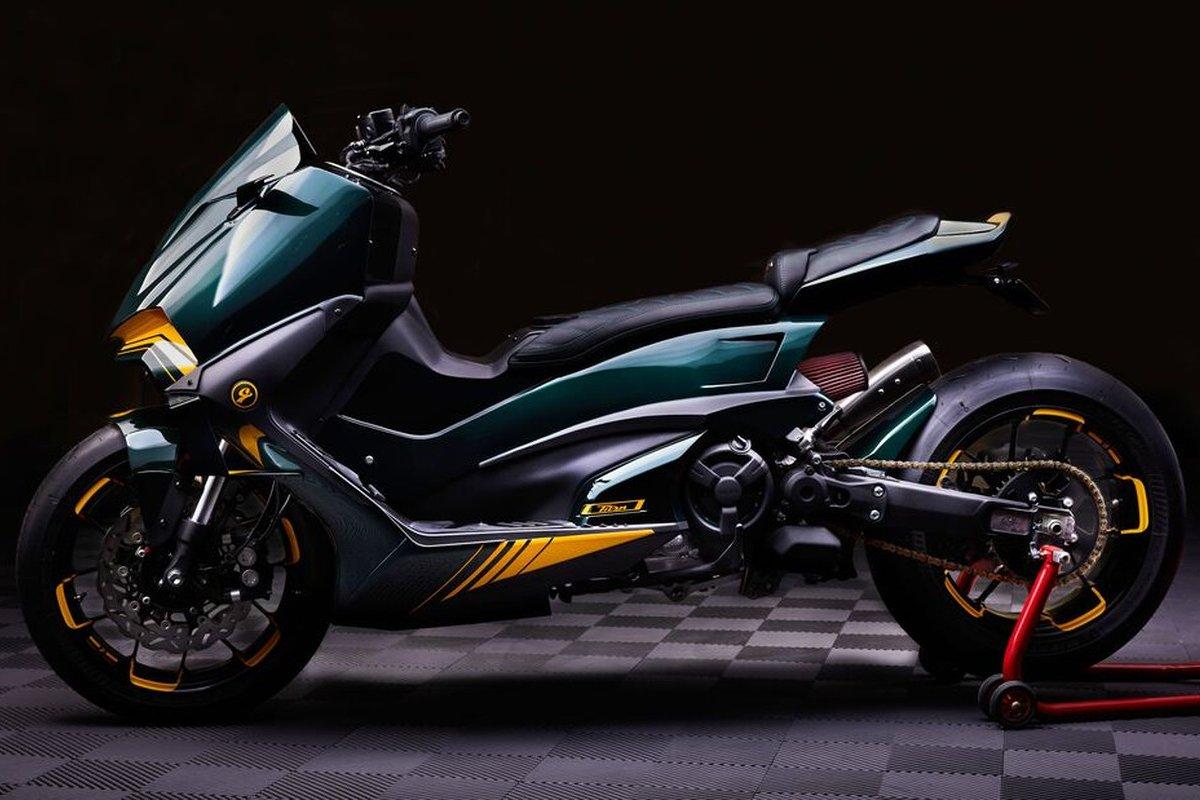 Un Yamaha TMAX 560 de ¡45.000 euros! Con ruedas de moto