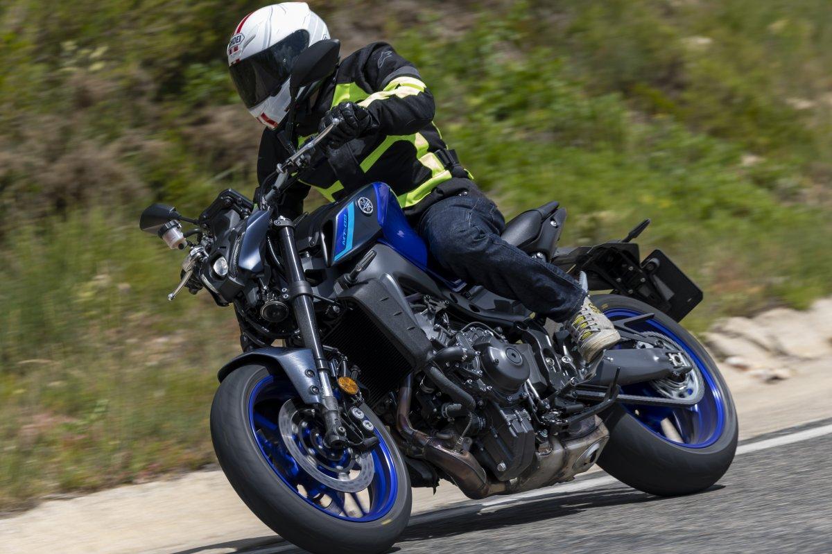 Prueba Yamaha MT-09 2022: Hypernaked para el A2