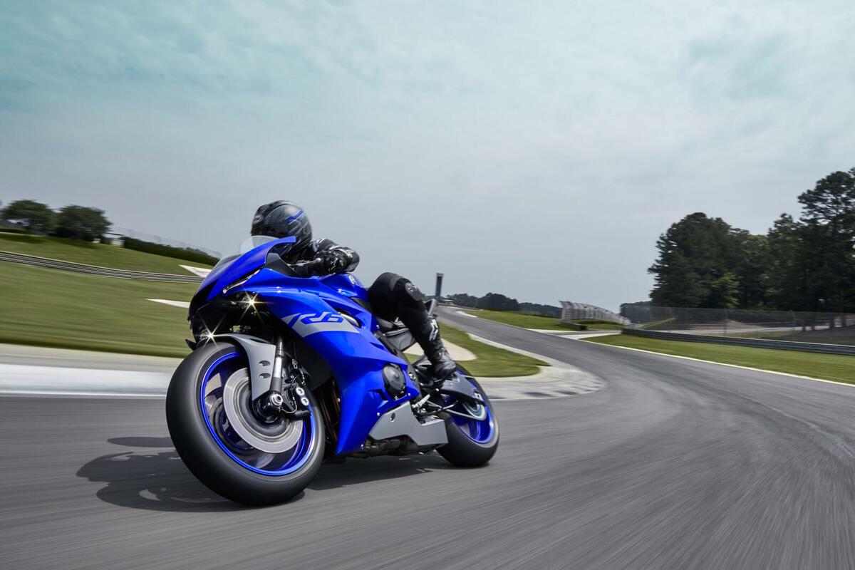Yamaha lanza la R6 RACE una moto en exclusiva para circuito