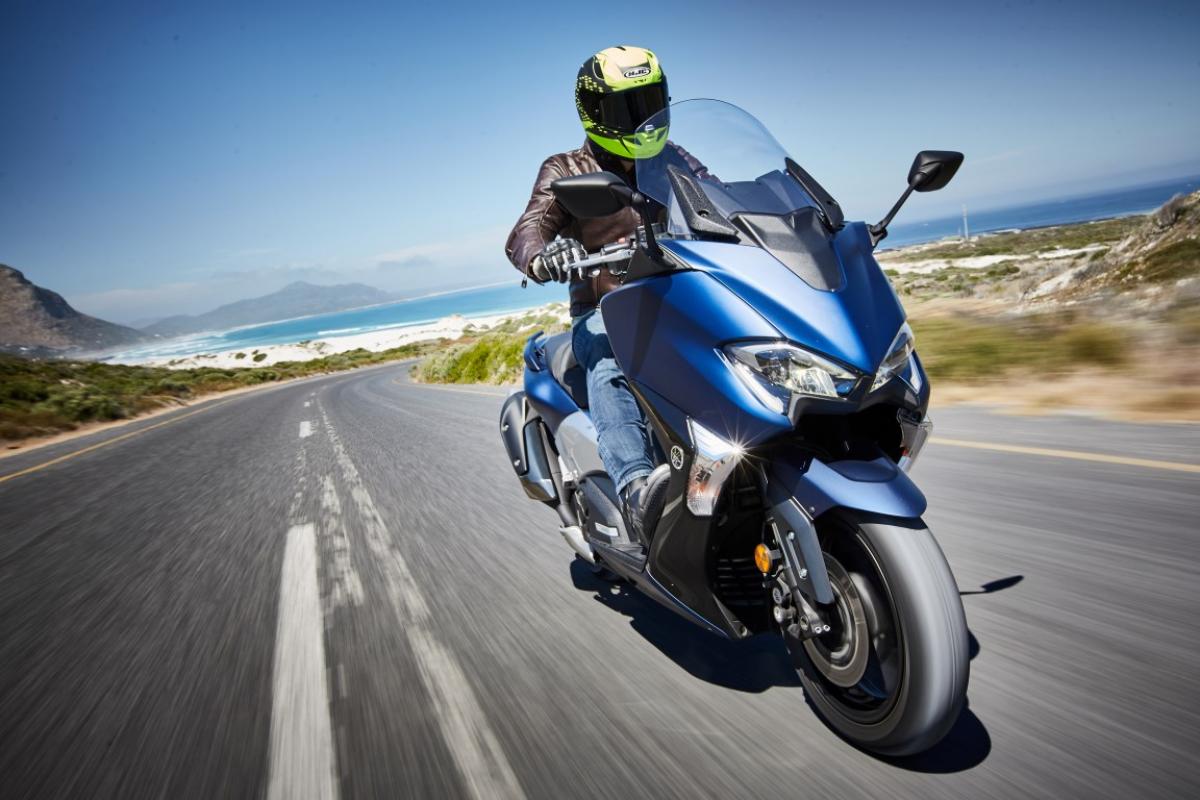 yamaha tmax opinion que tal va en curvas