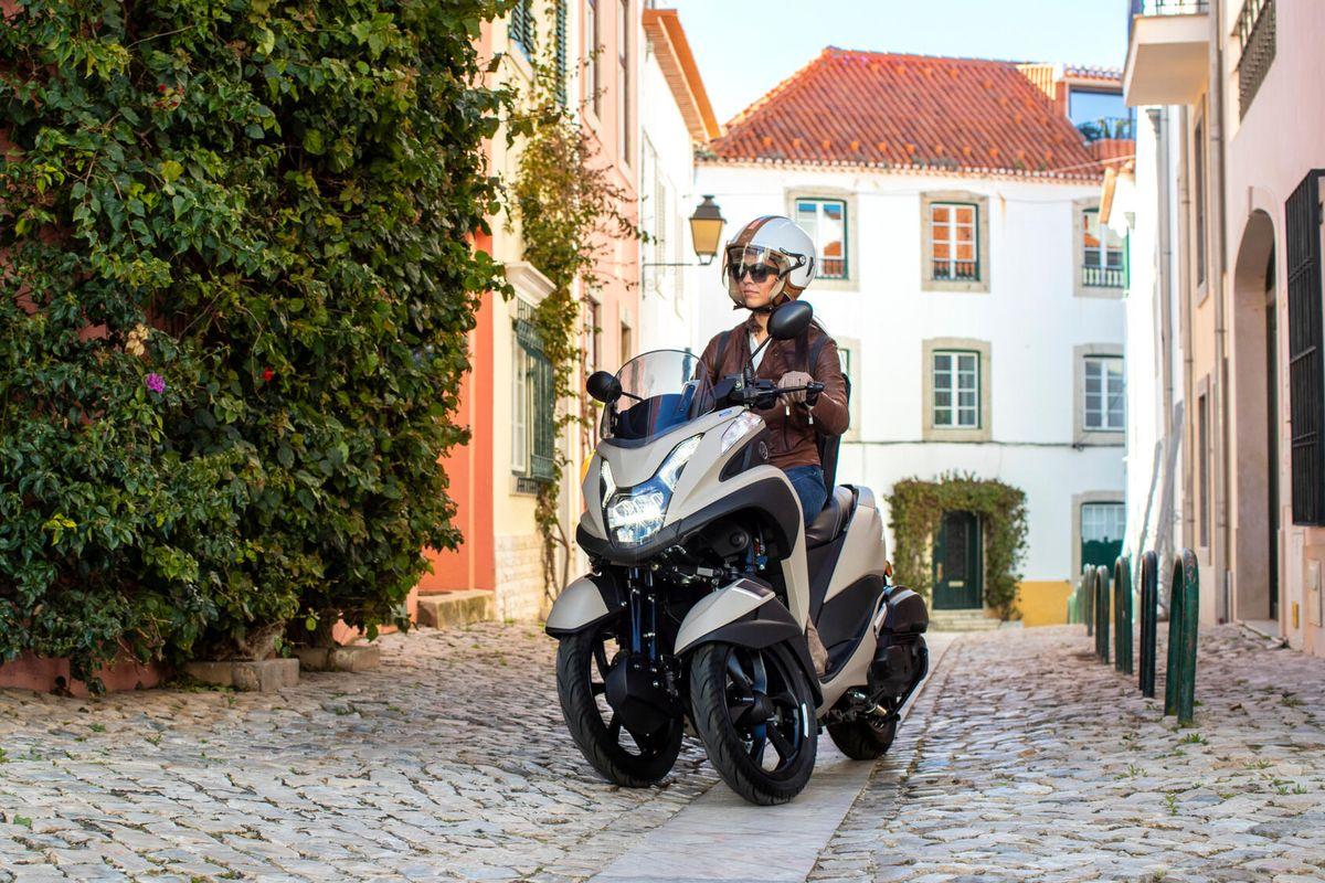 Yamaha Tricity 125: nuevo scooter de tres ruedas sin carnet