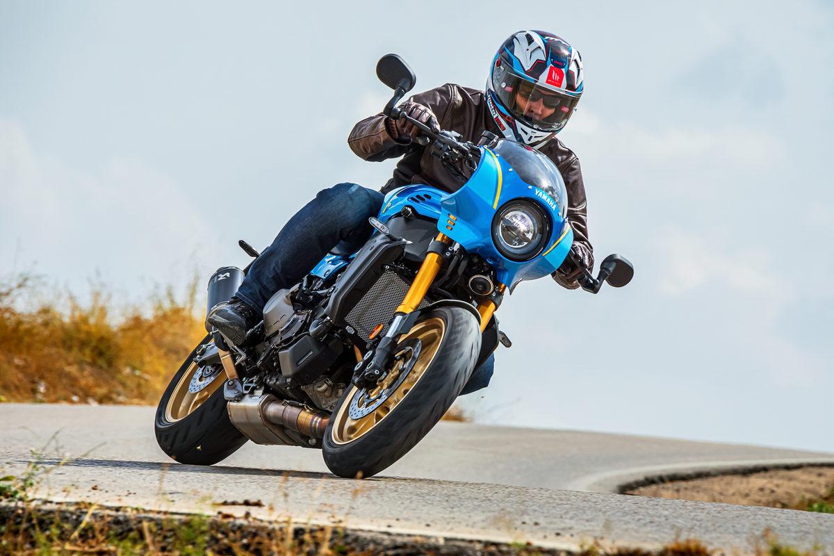 Prueba Yamaha XSR 900: probamos la naked retro ¡con carenado!